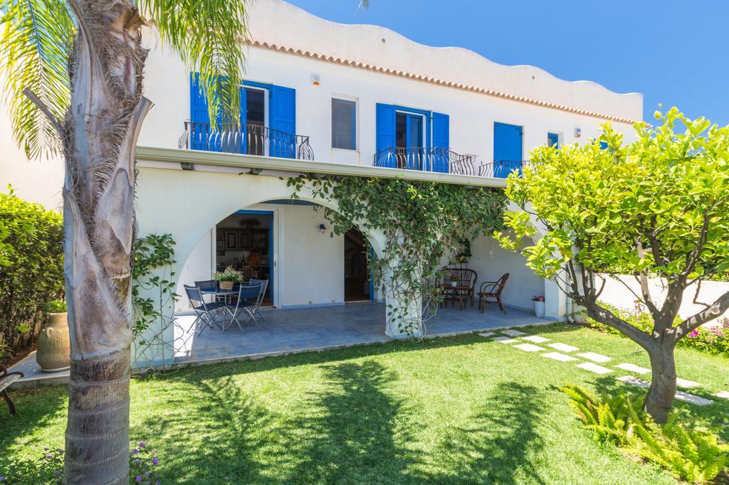 Villa Oliana マリーナ・ディ・ラグーザ 部屋 写真